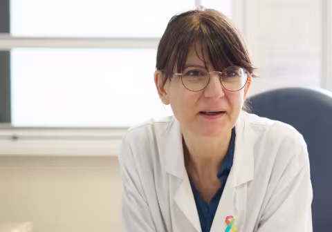 Photographie médecin et patient en consultation